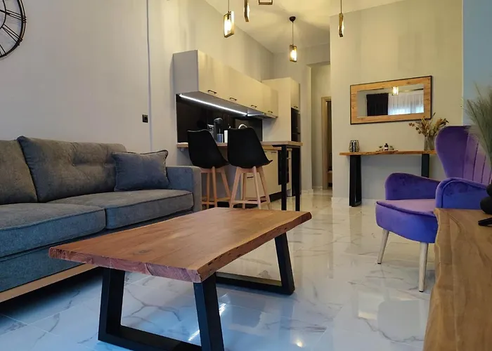 Mary\'S Apartment