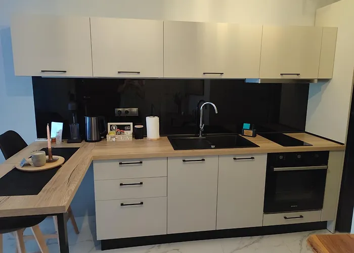 Mary\'S Apartment
